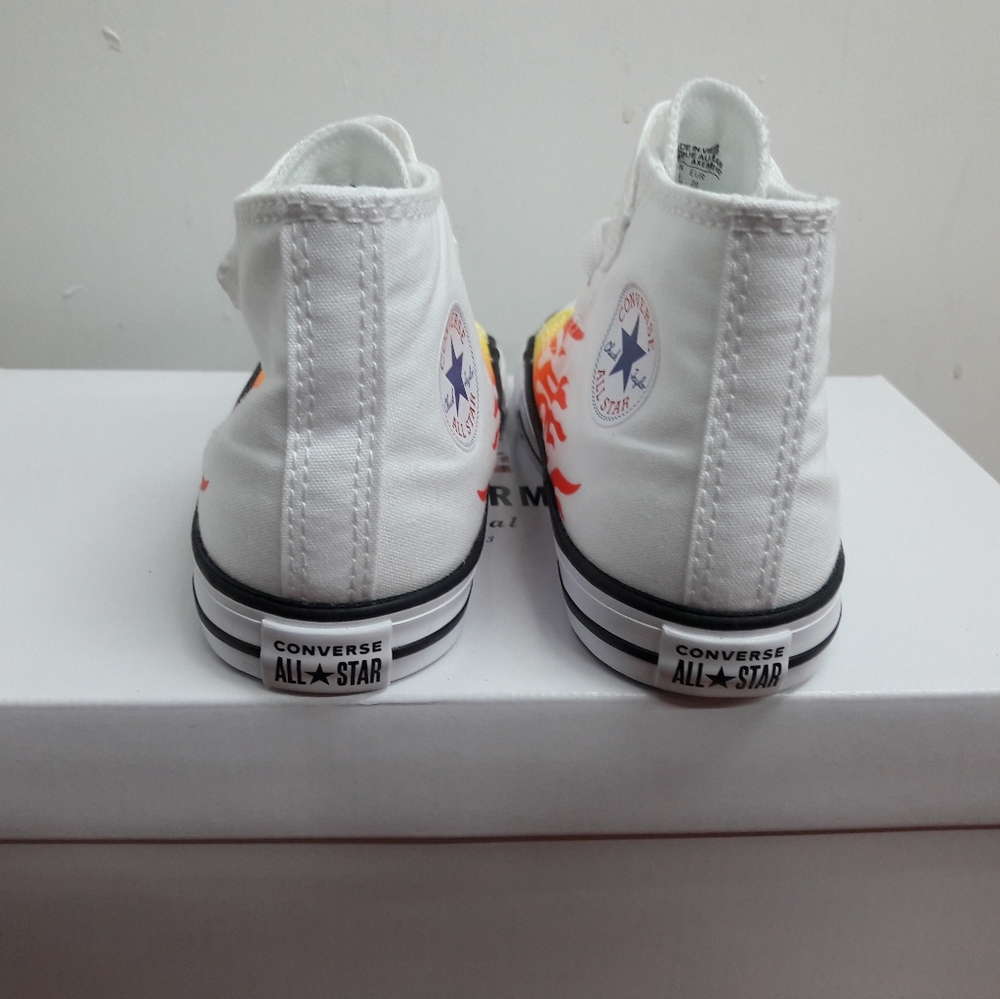 Converse - Picture 3 of 4